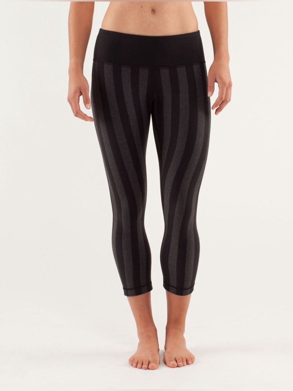 🖤🩶 Lululemon Wunder Under Crop Leggings Black Gray Stripe 8 EUC Yoga Athleisure